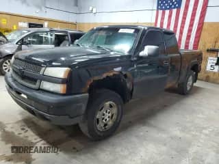 2005 Chevrolet Silverado 1500 Z71 z VIN 2GCEK19B551357101, wystawiony jako Copart lot #70811225 z przebiegiem 221 722 mil mil oraz Szkoda całkowita • Salvage title. Historia ofert i sprzedaży dostępna na DreamBid. Obrazek 1.