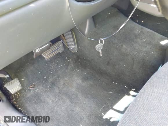 1999 GMC Sierra 1500 SLE with VIN 1GTEC14V9XZ517229, listed as a IAAI auction lot 42330188 with 285,579 mi miles and . Bid and sale history available at DreamBid. Image 11.