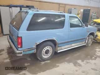 1985 Chevrolet Blazer z VIN 1G8CT18B0F0151262, wystawiony jako Copart lot #58596565 z przebiegiem 5 756 mil mil oraz Czysty tytuł • Clean title. Historia ofert i sprzedaży dostępna na DreamBid. Obrazek 3.