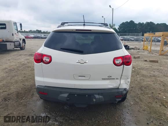 2012 Chevrolet Traverse 1LT z VIN 1GNKRGED5CJ393745, wystawiony jako IAAI lot #43017419 z przebiegiem 178 416 mil mil oraz . Historia ofert i sprzedaży dostępna na DreamBid. Obrazek 16.