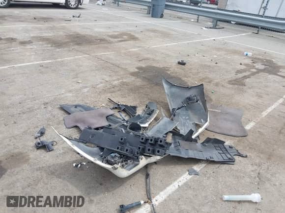 2011 Lexus IS 350 with VIN JTHBE5C25B5027770, listed as a IAAI auction lot 42357510 with 204,335 mi miles and . Bid and sale history available at DreamBid. Image 12.