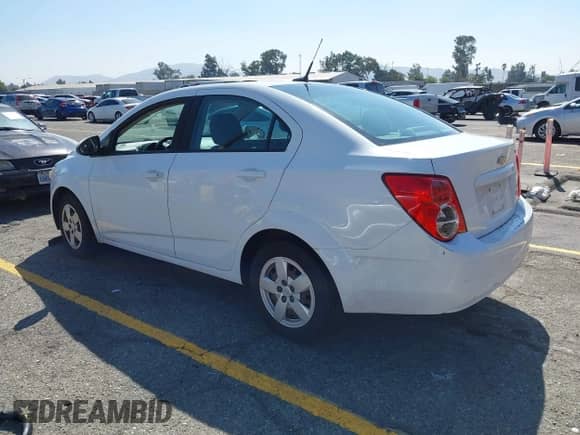 2014 Chevrolet Sonic LS с VIN 1G1JA5SG3E4180849, выставлен на аукционе IAAI как лот 43366870 с пробегом 122 026 миль миль и . История ставок и продаж доступна на DreamBid. Изображение 3.