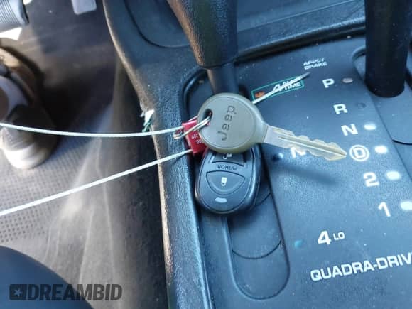 2004 Jeep Grand Cherokee Overland с VIN 1J8GW68J94C365142, выставлен на аукционе IAAI как лот 43343450 с пробегом 74 350 миль миль и . История ставок и продаж доступна на DreamBid. Изображение 11.