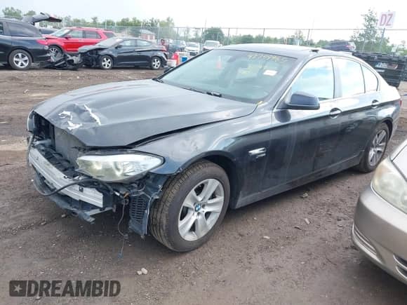 2012 BMW 5 Series 528i xDrive с VIN WBAXH5C51CDW02072, выставлен на аукционе IAAI как лот 42799985 с пробегом 217 180 миль миль и . История ставок и продаж доступна на DreamBid. Изображение 2.