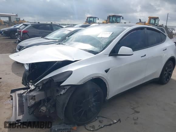 2023 Tesla Model Y Long Range с VIN 7SAYGDEE2PA071402, выставлен на аукционе IAAI как лот 42729170 с пробегом 31 865 миль миль и . История ставок и продаж доступна на DreamBid. Изображение 18.