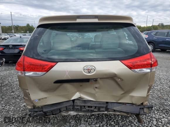 2014 Toyota Sienna L with VIN 5TDZK3DC8ES414753, listed as a Copart auction lot 84929825 with 135,056 mi miles and Clean title. Bid and sale history available at DreamBid. Image 6.