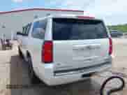 2018 Chevrolet Suburban Premier z VIN 1GNSKJKC6JR402075, wystawiony jako IAAI lot #42124796 z przebiegiem 156 900 mil mil oraz . Historia ofert i sprzedaży dostępna na DreamBid. Obrazek 3.