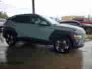 2025 Hyundai Kona SEL с VIN KM8HBCAB8SU269238, выставлен на аукционе Copart как лот 67526215 с пробегом 2 891 миль миль и Списание • Salvage title. История ставок и продаж доступна на DreamBid. Изображение 4.