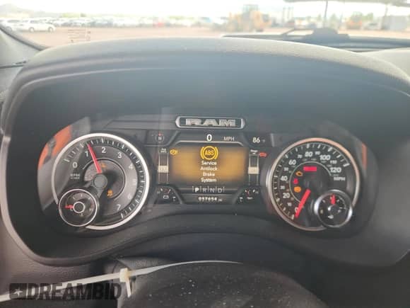 2020 Ram 1500 Big Horn z VIN 1C6SRFFT7LN382710, wystawiony jako Copart lot #86728395 z przebiegiem 57 654 mil mil oraz Szkoda całkowita • Salvage title. Historia ofert i sprzedaży dostępna na DreamBid. Obrazek 9.