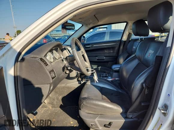 2010 Chrysler 300 S with VIN 2C3CA2CV4AH328326, listed as a Copart auction lot 71128315 with 122,788 mi miles and Salvage title. Bid and sale history available at DreamBid. Image 7.