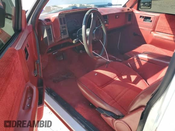 1989 Chevrolet Blazer with VIN 1GNCS18Z6K8218228, listed as a Copart auction lot 77130314 with 138,122 mi miles and Salvage title. Bid and sale history available at DreamBid. Image 8.