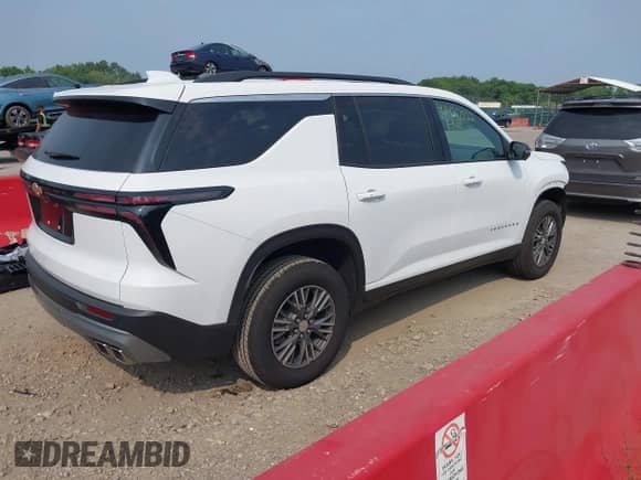 2025 Chevrolet Traverse FWD LT with VIN 1GNERGRS8SJ171334, listed as a IAAI auction lot 42427922 with 3,728 mi miles and . Bid and sale history available at DreamBid. Image 4.