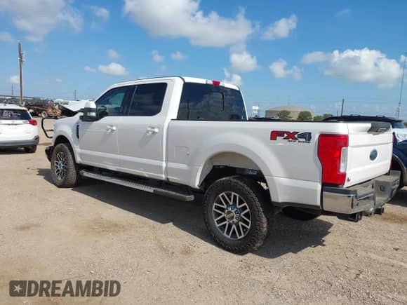 2019 Ford F-250 XL z VIN 1FT7W2B68KED25978, wystawiony jako IAAI lot #42975091 z przebiegiem 98 958 mil mil oraz . Historia ofert i sprzedaży dostępna na DreamBid. Obrazek 3.
