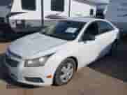 2013 Chevrolet Cruze LS z VIN 1G1PA5SG7D7240624, wystawiony jako IAAI lot #42783412 z przebiegiem 149 482 mil mil oraz . Historia ofert i sprzedaży dostępna na DreamBid. Obrazek 17.