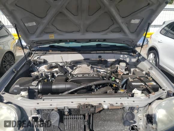 2004 Toyota Tundra SR5 z VIN 5TBBT44184S439680, wystawiony jako Copart lot #69971965 z przebiegiem 219 367 mil mil oraz Czysty tytuł • Clean title. Historia ofert i sprzedaży dostępna na DreamBid. Obrazek 11.