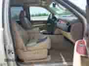 2009 Chevrolet Suburban LTZ z VIN 1GNFK36399R234676, wystawiony jako IAAI lot #42321922 z przebiegiem 419 096 mil mil oraz . Historia ofert i sprzedaży dostępna na DreamBid. Obrazek 5.