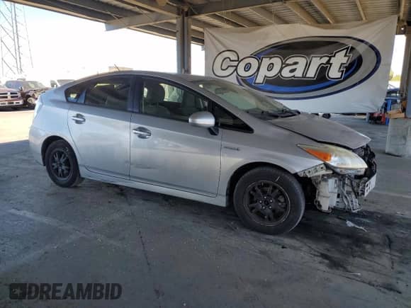2014 Toyota Prius Three z VIN JTDKN3DU5E0370926, wystawiony jako Copart lot #86303645 z przebiegiem 255 613 mil mil oraz Szkoda całkowita • Salvage title. Historia ofert i sprzedaży dostępna na DreamBid. Obrazek 4.