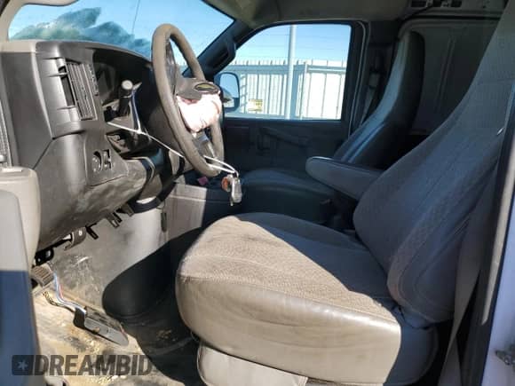 2016 Chevrolet Express Cargo z VIN 1GCZGGFG2G1121701, wystawiony jako Copart lot #88962825 z przebiegiem Nie podano mil oraz Szkoda całkowita • Salvage title. Historia ofert i sprzedaży dostępna na DreamBid. Obrazek 7.
