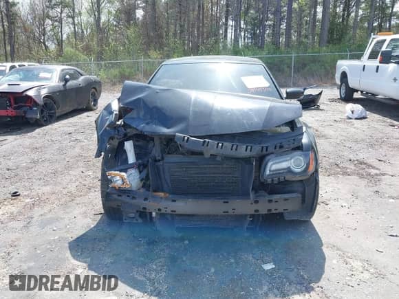 2013 Chrysler 300 S z VIN 2C3CCABGXDH547271, wystawiony jako IAAI lot #38949340 z przebiegiem 111 710 mil mil oraz . Historia ofert i sprzedaży dostępna na DreamBid. Obrazek 6.