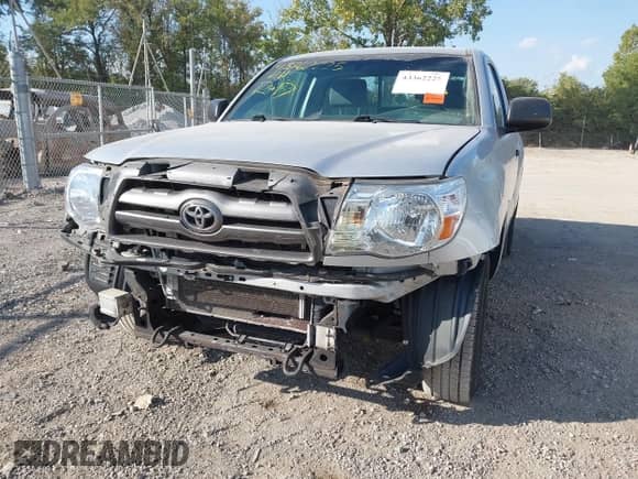 2010 Toyota Tacoma z VIN 5TENX4CN6AZ699149, wystawiony jako IAAI lot #43362225 z przebiegiem 182 399 mil mil oraz . Historia ofert i sprzedaży dostępna na DreamBid. Obrazek 6.