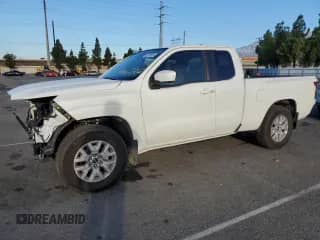 2024 Nissan Frontier S z VIN 1N6ED1CL7RN663052, wystawiony jako Copart lot #82276935 z przebiegiem 9 453 mil mil oraz Szkoda całkowita • Salvage title. Historia ofert i sprzedaży dostępna na DreamBid. Obrazek 1.