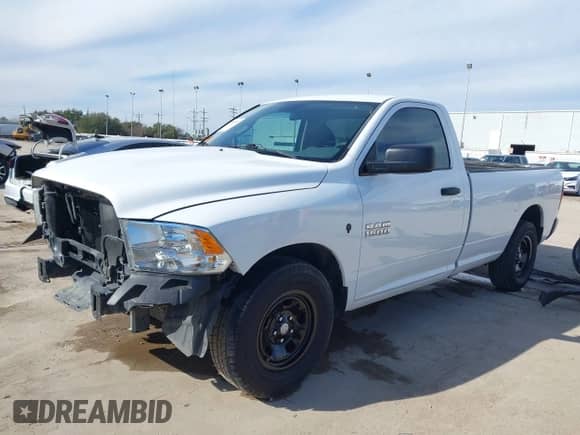 2017 Ram 1500 Tradesman с VIN 3C6JR6DG9HG654689, выставлен на аукционе IAAI как лот 41352489 с пробегом 47 653 миль миль и . История ставок и продаж доступна на DreamBid. Изображение 2.