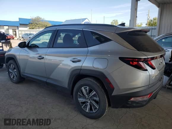 2024 Hyundai Tucson Blue with VIN KM8JBCD18RU240899, listed as a Copart auction lot 72017905 with 5,561 mi miles and Salvage title. Bid and sale history available at DreamBid. Image 2.