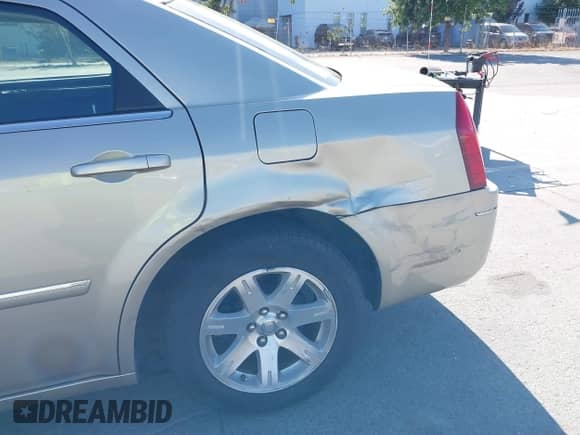 2006 Chrysler 300 Touring с VIN 2C3KA53GX6H329146, выставлен на аукционе IAAI как лот 43273860 с пробегом 66 649 миль миль и . История ставок и продаж доступна на DreamBid. Изображение 6.