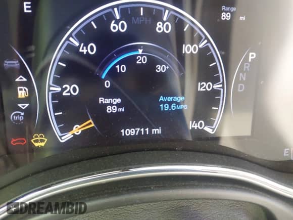 2017 Jeep Grand Cherokee 75th Anniversary z VIN 1C4RJFAG2HC816396, wystawiony jako IAAI lot #42010700 z przebiegiem 109 711 mil mil oraz . Historia ofert i sprzedaży dostępna na DreamBid. Obrazek 15.