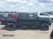 2010 Toyota Tacoma PreRunner z VIN 3TMJU4GN9AM098977, wystawiony jako IAAI lot #42642799 z przebiegiem 206 056 mil mil oraz . Historia ofert i sprzedaży dostępna na DreamBid. Obrazek 13.