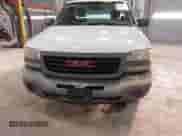 2005 GMC Sierra 1500 Work Truck z VIN 1GTEC14XX5Z120398, wystawiony jako IAAI lot #41889905 z przebiegiem 201 414 mil mil oraz . Historia ofert i sprzedaży dostępna na DreamBid. Obrazek 16.