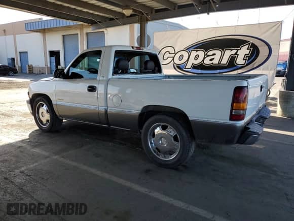 2000 Chevrolet Silverado 1500 LS с VIN 1GCEC14W3YZ279582, выставлен на аукционе Copart как лот 57668495 с пробегом 174 290 миль миль и Списание • Salvage title. История ставок и продаж доступна на DreamBid. Изображение 2.