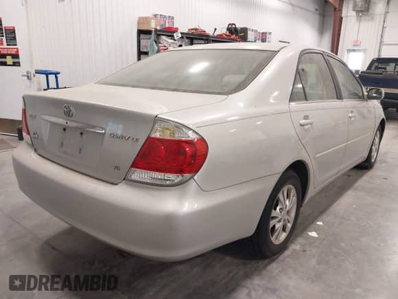 2005 Toyota Camry LE с VIN 4T1BF32KX5U591683, выставлен на аукционе IAAI как лот 43305675 с пробегом 243 244 миль миль и . История ставок и продаж доступна на DreamBid. Изображение 4.