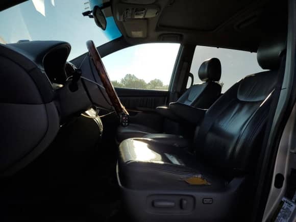 2006 Toyota Sienna XLE z VIN 5TDBA22C36S055072, wystawiony jako Copart lot #80730295 z przebiegiem 255 963 mil mil oraz Szkoda całkowita • Salvage title. Historia ofert i sprzedaży dostępna na DreamBid. Obrazek 7.