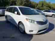 2017 Toyota Sienna XLE z VIN 5TDYZ3DC5HS802812, wystawiony jako IAAI lot #43519483 z przebiegiem Nie podano mil oraz . Historia ofert i sprzedaży dostępna na DreamBid. Obrazek 1.