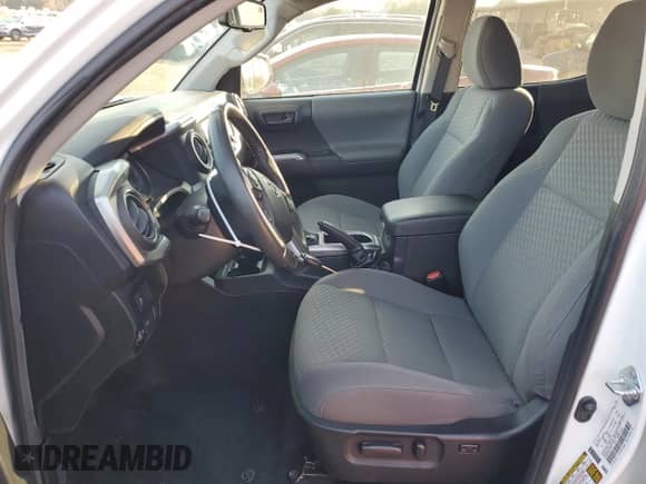 2022 Toyota Tacoma SR5 z VIN 3TMAZ5CNXNM193373, wystawiony jako Copart lot #85957944 z przebiegiem 21 134 mil mil oraz Szkoda całkowita • Salvage title. Historia ofert i sprzedaży dostępna na DreamBid. Obrazek 7.