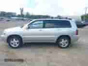 2005 Toyota Highlander with VIN JTEEP21A650071226, listed as a IAAI auction lot 42846808 with 182,698 mi miles and . Bid and sale history available at DreamBid. Image 14.
