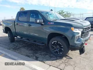 2025 Chevrolet Silverado 1500 LT Trail Boss с VIN 3GCUKFED6SG366800, выставлен на аукционе IAAI как лот 43437420 с пробегом 1 446 миль миль и . История ставок и продаж доступна на DreamBid. Изображение 1.