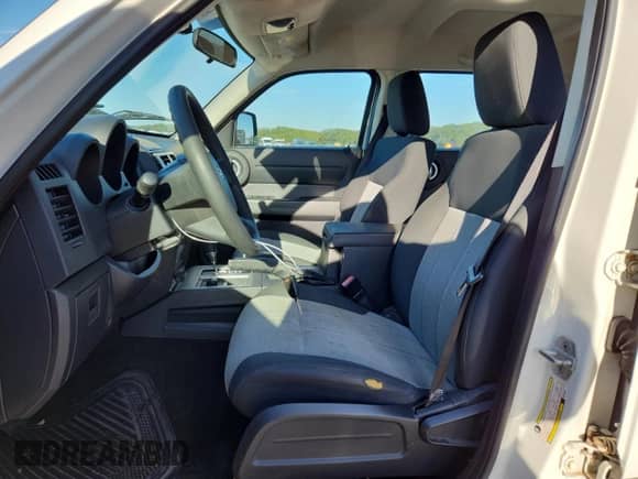 2008 Dodge Nitro SXT with VIN 1D8GU28K58W189968, listed as a Copart auction lot 85101665 with 180,377 mi miles and Non repairable. Bid and sale history available at DreamBid. Image 7.