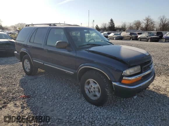 2000 Chevrolet Blazer LT z VIN 1GNDT13W9Y2135306, wystawiony jako Copart lot #47902155 z przebiegiem 152 008 mil mil oraz Szkoda całkowita • Salvage title. Historia ofert i sprzedaży dostępna na DreamBid. Obrazek 4.