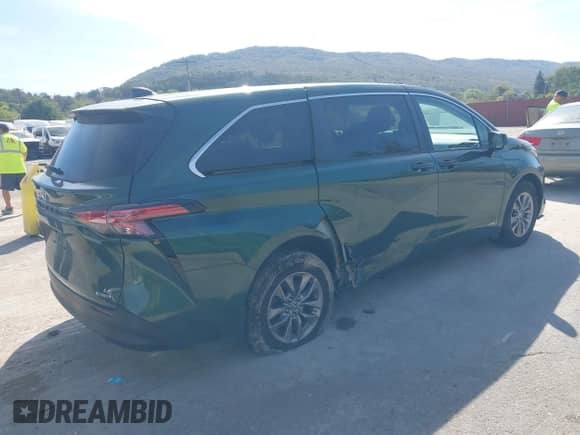 2021 Toyota Sienna LE with VIN 5TDKSKFCXMS023790, listed as a IAAI auction lot 43308235 with 49,430 mi miles and . Bid and sale history available at DreamBid. Image 4.