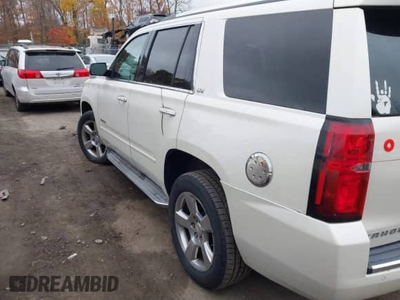 2015 Chevrolet Tahoe LTZ с VIN 1GNSKCKC5FR106385, выставлен на аукционе IAAI как лот 43577834 с пробегом 301 948 миль миль и . История ставок и продаж доступна на DreamBid. Изображение 14.