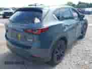 2025 Mazda CX-5 S Carbon Edition z VIN JM3KFBCM8S0646821, wystawiony jako IAAI lot #42610837 z przebiegiem Nie podano mil oraz . Historia ofert i sprzedaży dostępna na DreamBid. Obrazek 4.