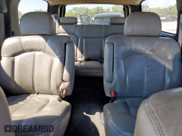2002 Chevrolet Suburban LT z VIN 3GNEC16Z22G171668, wystawiony jako Copart lot #84254155 z przebiegiem 222 511 mil mil oraz Szkoda całkowita • Salvage title. Historia ofert i sprzedaży dostępna na DreamBid. Obrazek 10.