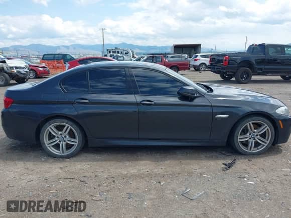 2013 BMW 5 Series 535i xDrive с VIN WBAFU7C59DDU66326, выставлен на аукционе IAAI как лот 42561083 с пробегом 116 186 миль миль и . История ставок и продаж доступна на DreamBid. Изображение 14.