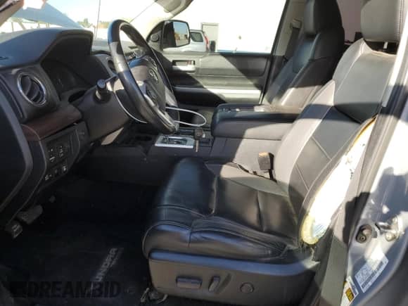 2019 Toyota Tundra SR5 с VIN 5TFHY5F15KX845980, выставлен на аукционе Copart как лот 71916695 с пробегом 97 577 миль миль и Списание • Salvage title. История ставок и продаж доступна на DreamBid. Изображение 7.