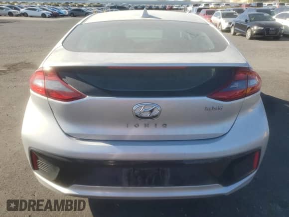2017 Hyundai Ioniq SEL с VIN KMHC75LC8HU017723, выставлен на аукционе Copart как лот 80305545 с пробегом 62 204 миль миль и Списание • Salvage title. История ставок и продаж доступна на DreamBid. Изображение 6.