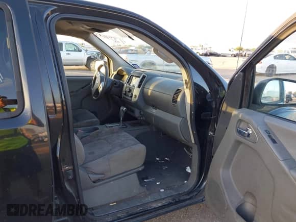 2019 Nissan Frontier SV with VIN 1N6DD0ERXKN761666, listed as a IAAI auction lot 43540008 with 110,760 mi miles and . Bid and sale history available at DreamBid. Image 5.