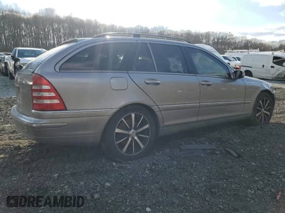 2004 Mercedes-Benz C 240 with VIN WDBRH61J14F528853, listed as a Copart auction lot 49995875 with 169,668 mi miles and Salvage title. Bid and sale history available at DreamBid. Image 3.