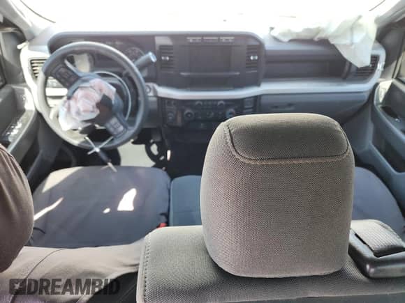 2024 Ford F-250 XL z VIN 1FT8W2BT7REE21668, wystawiony jako Copart lot #80086715 z przebiegiem 28 667 mil mil oraz Szkoda całkowita • Salvage title. Historia ofert i sprzedaży dostępna na DreamBid. Obrazek 8.